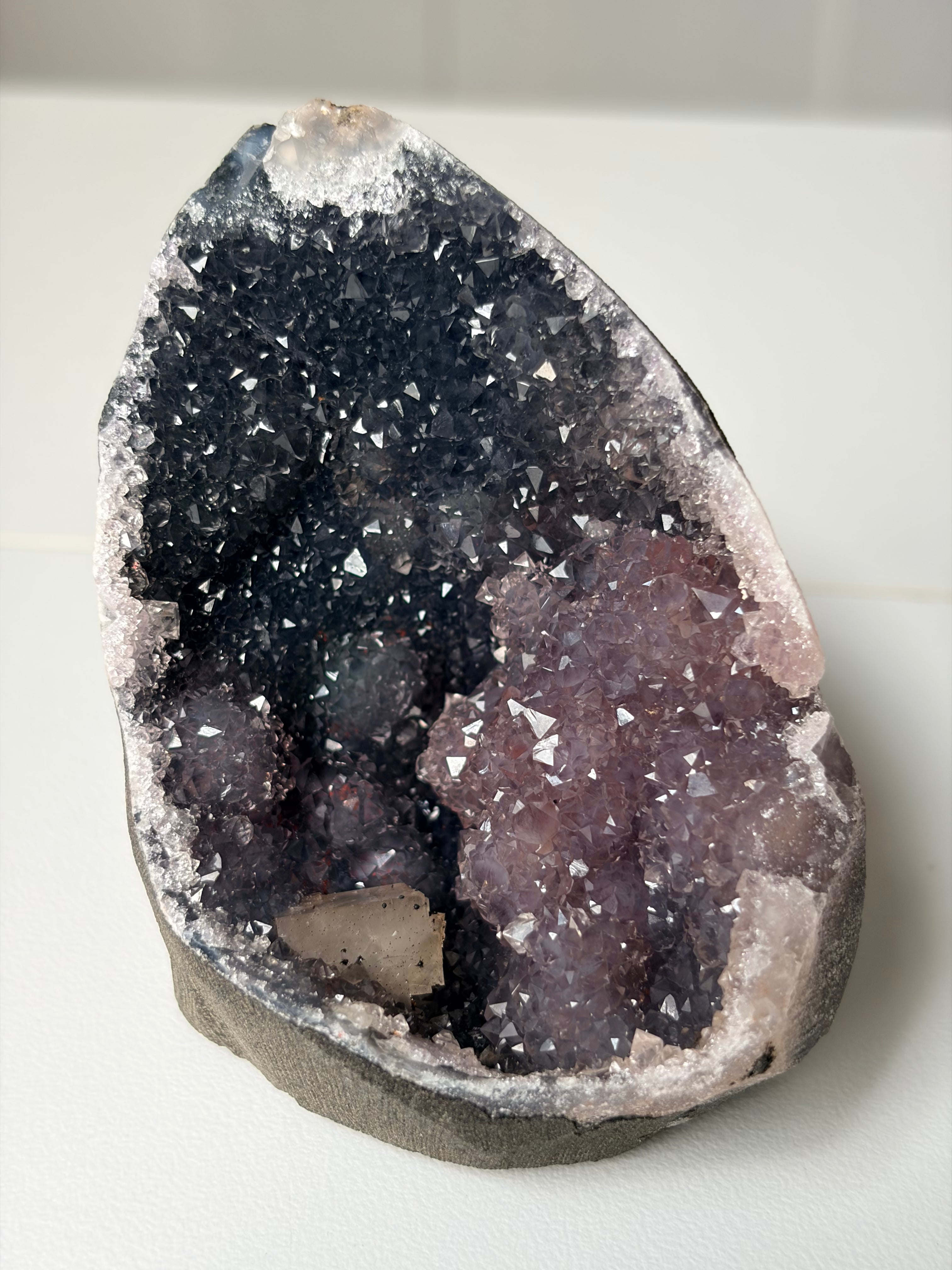 Crystallized Apophyllite on Chalcedony with Calcite Freeform