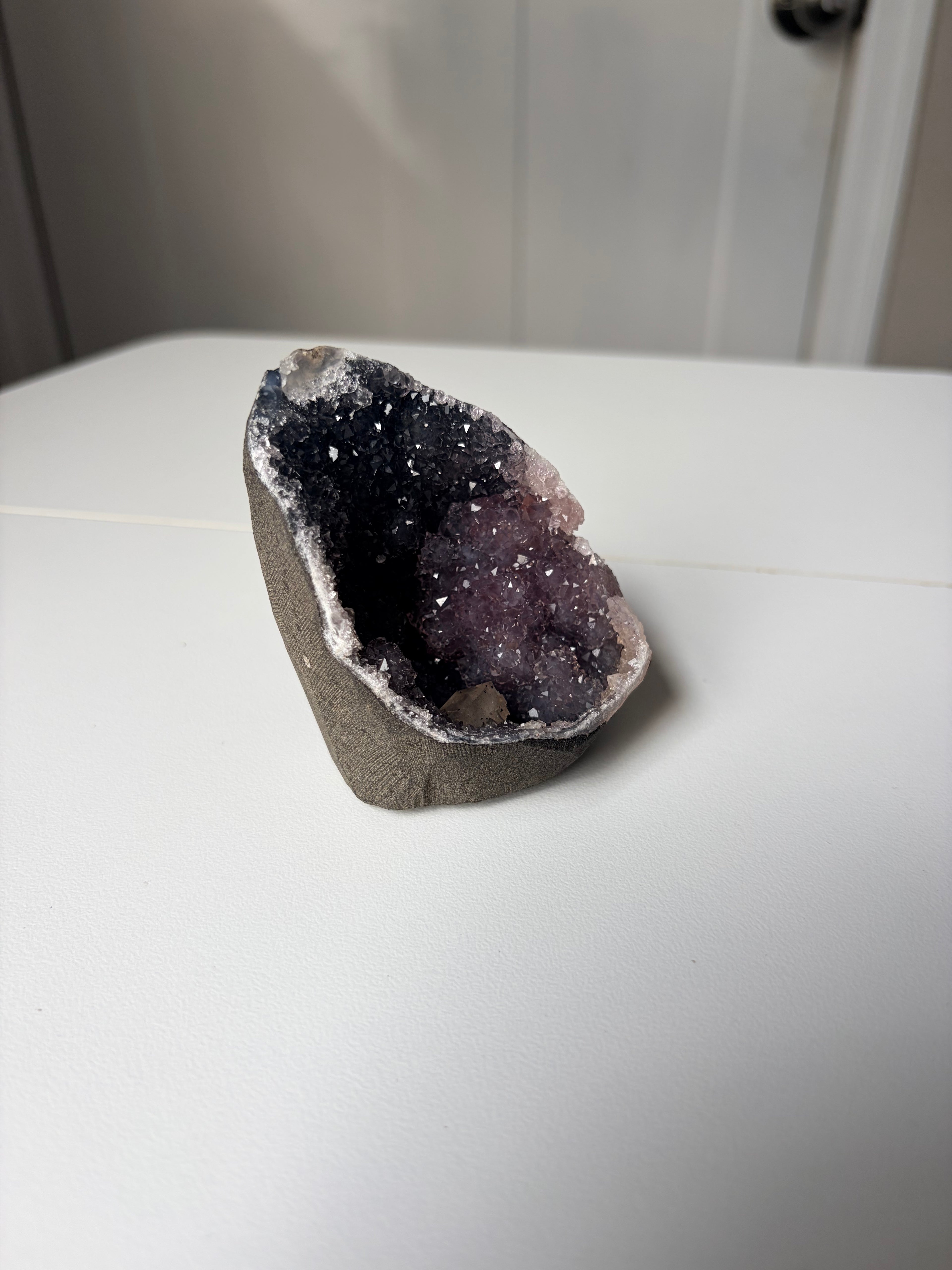 Crystallized Apophyllite on Chalcedony with Calcite Freeform