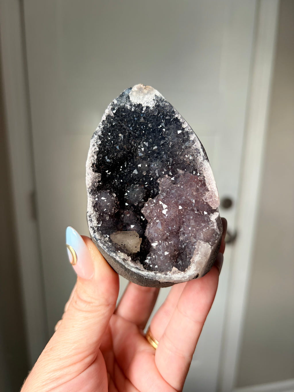 Crystallized Apophyllite on Chalcedony with Calcite Freeform