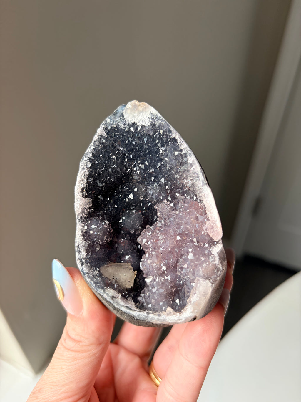 Crystallized Apophyllite on Chalcedony with Calcite Freeform