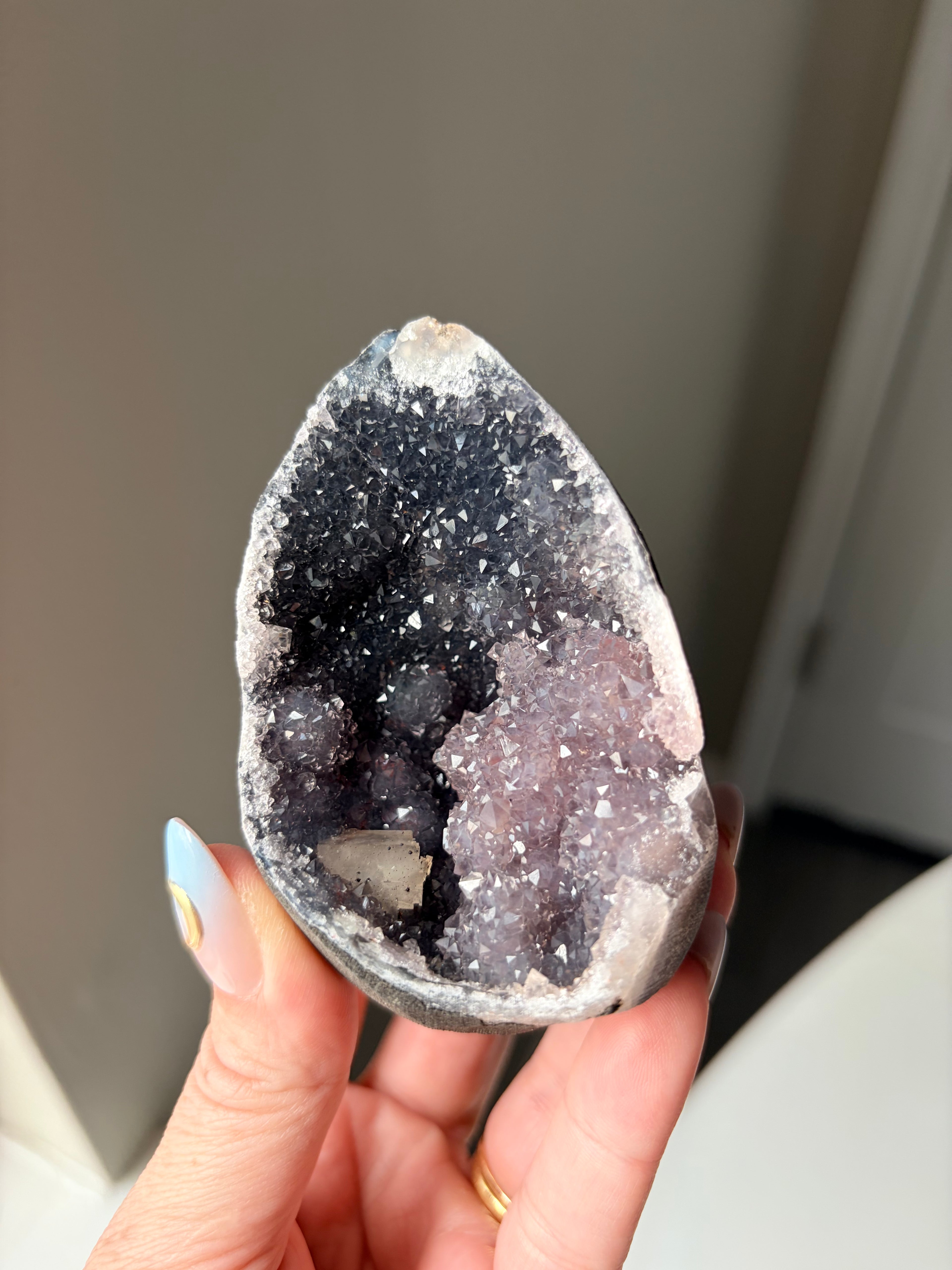 Crystallized Apophyllite on Chalcedony with Calcite Freeform