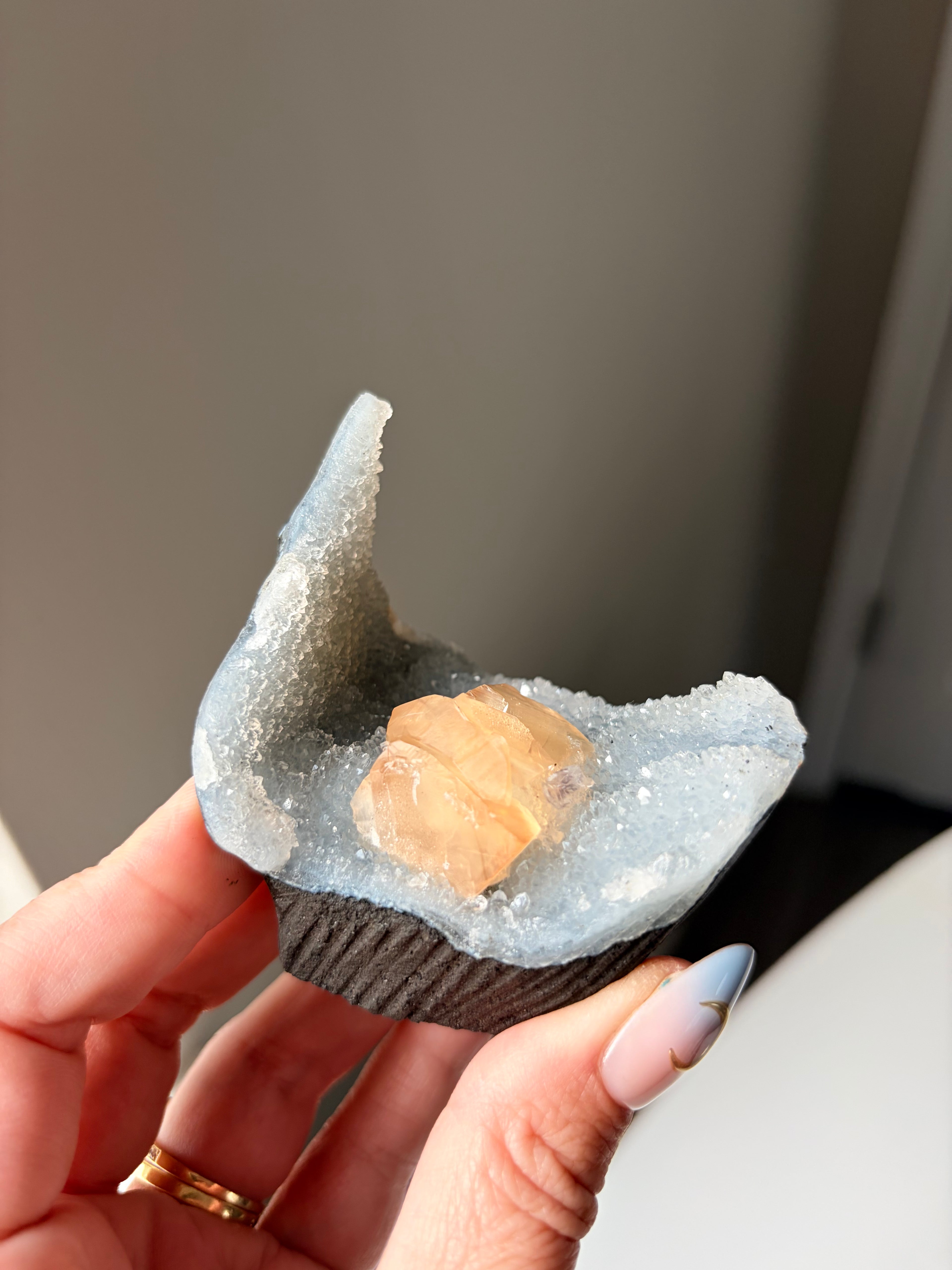 Crystallized Apophyllite on Chalcedony with Calcite Freeform