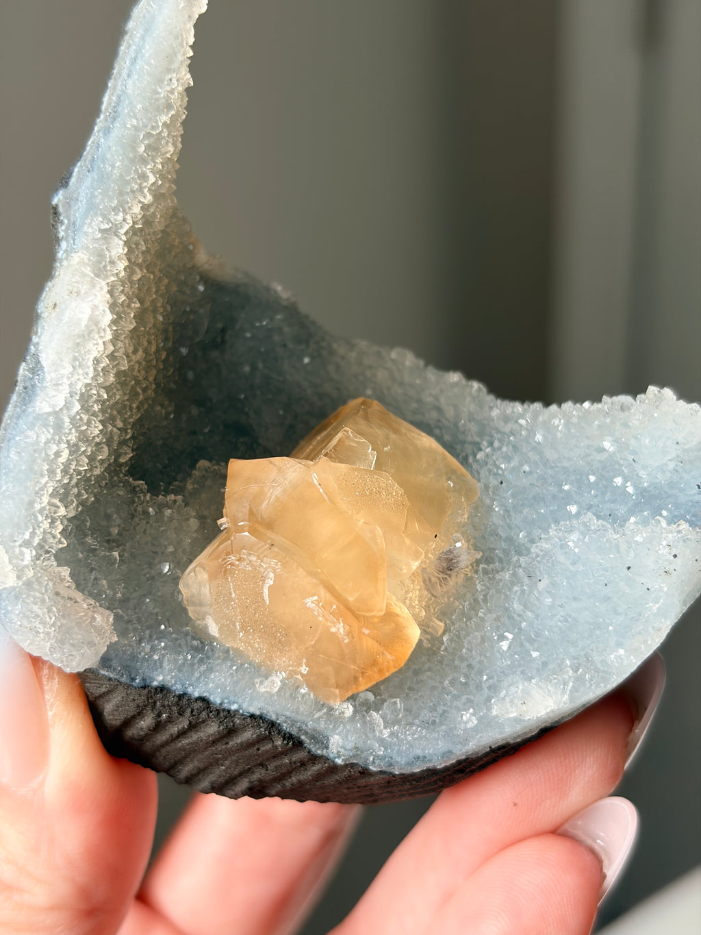 Crystallized Apophyllite on Chalcedony with Calcite Freeform