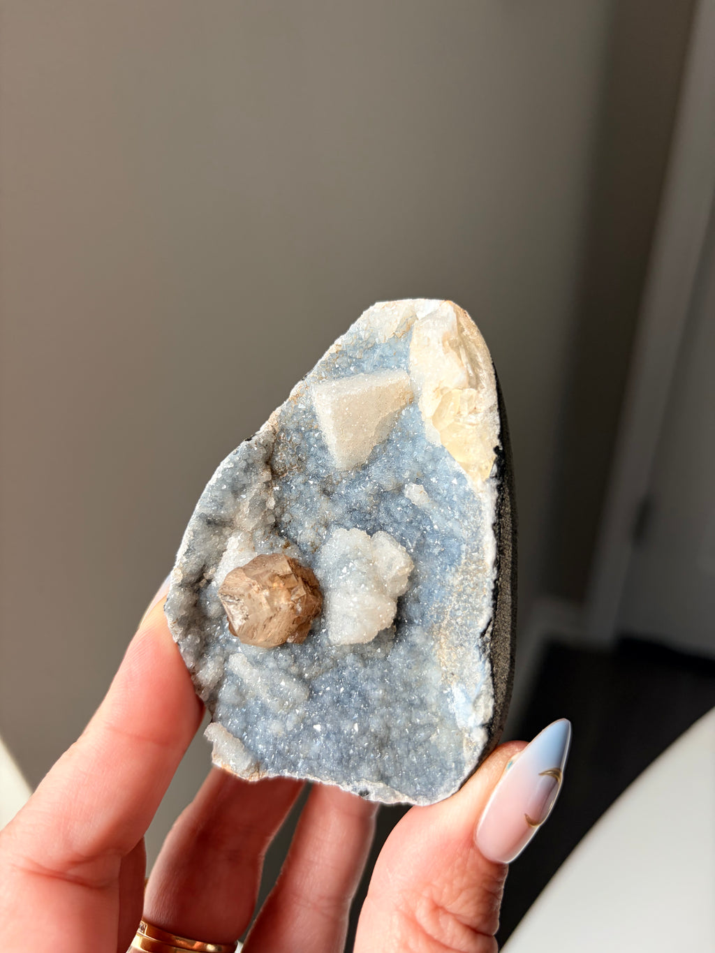 Crystallized Apophyllite on Chalcedony with Calcite Freeform