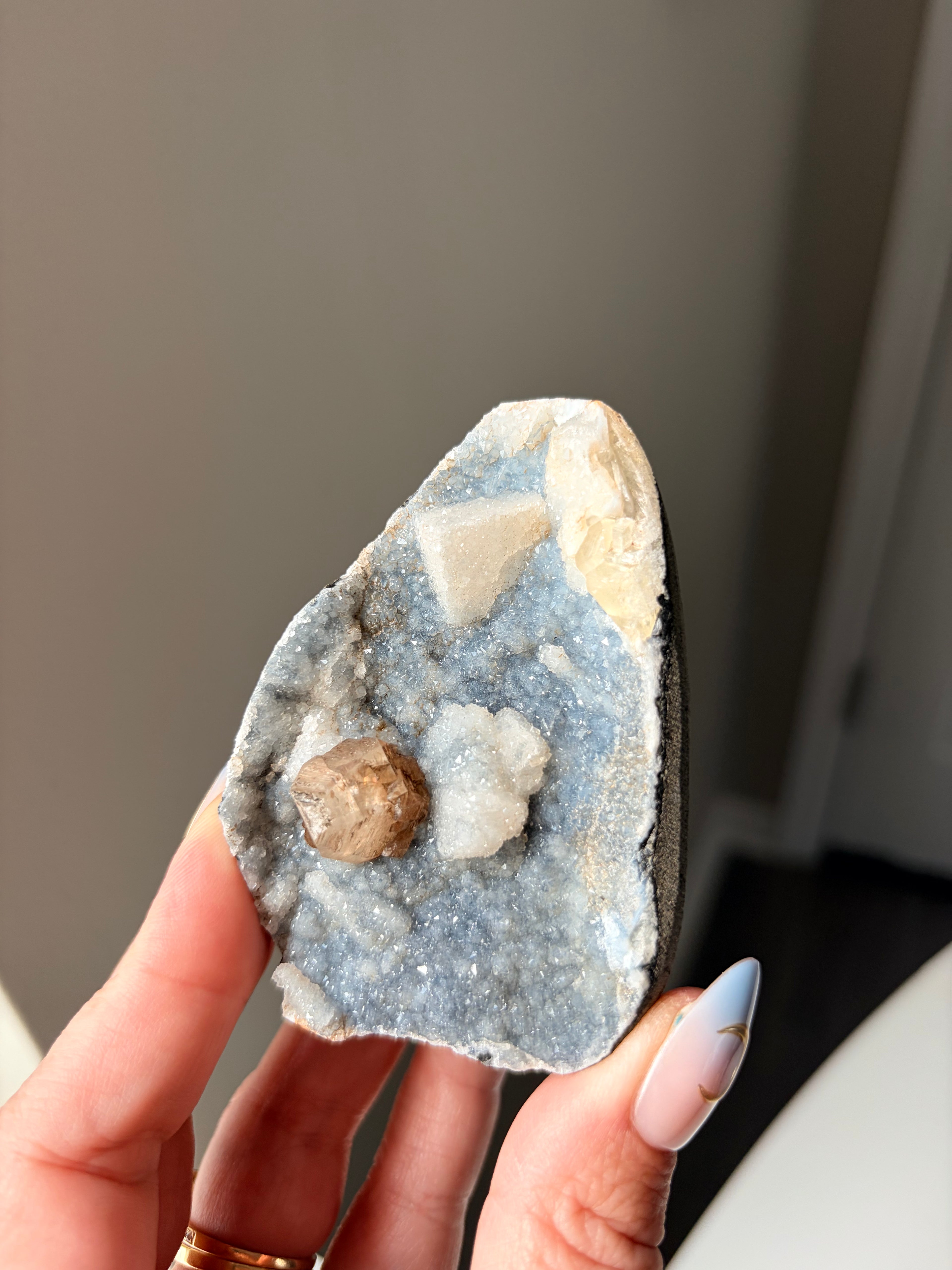 Crystallized Apophyllite on Chalcedony with Calcite Freeform