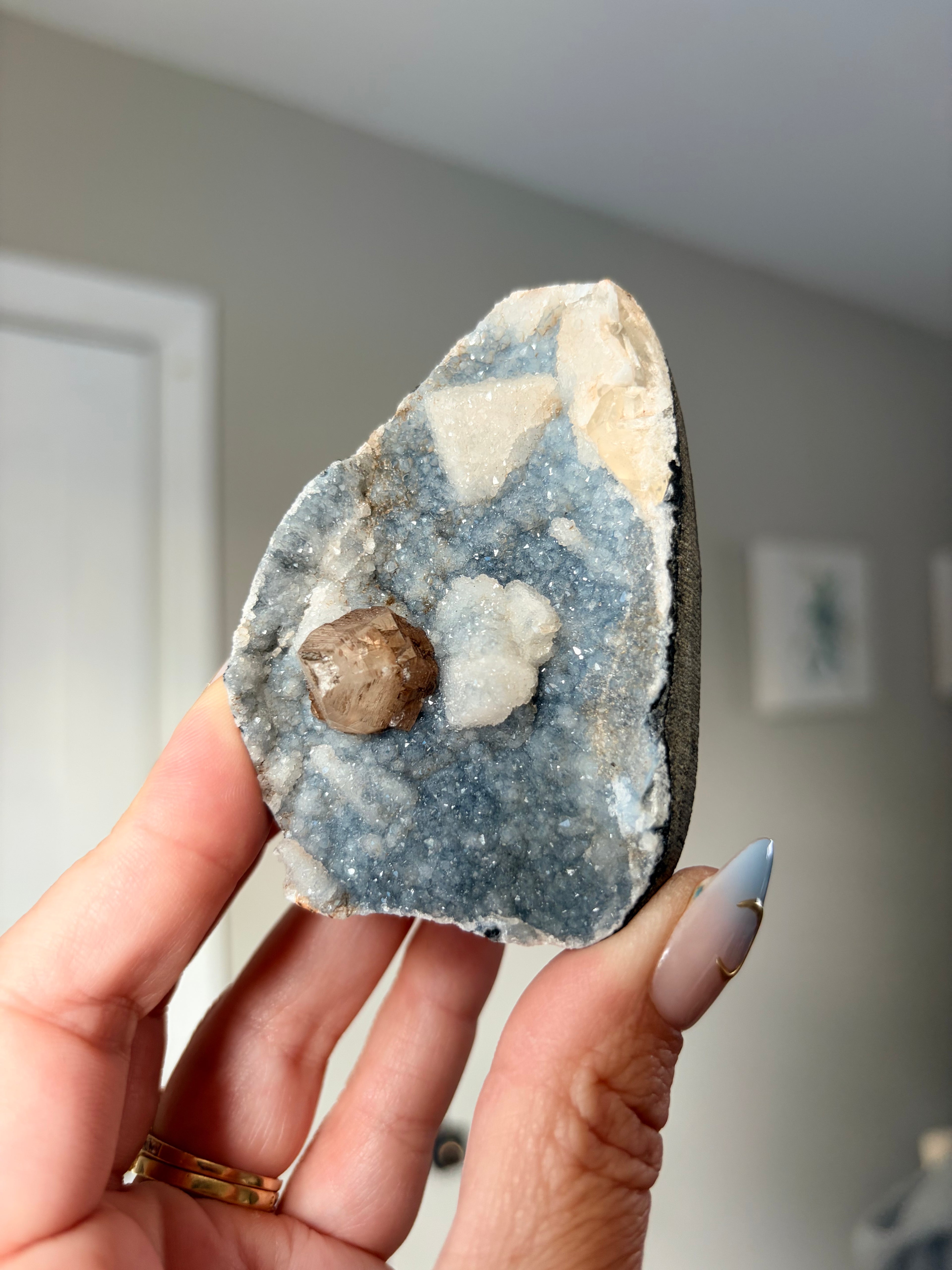 Crystallized Apophyllite on Chalcedony with Calcite Freeform