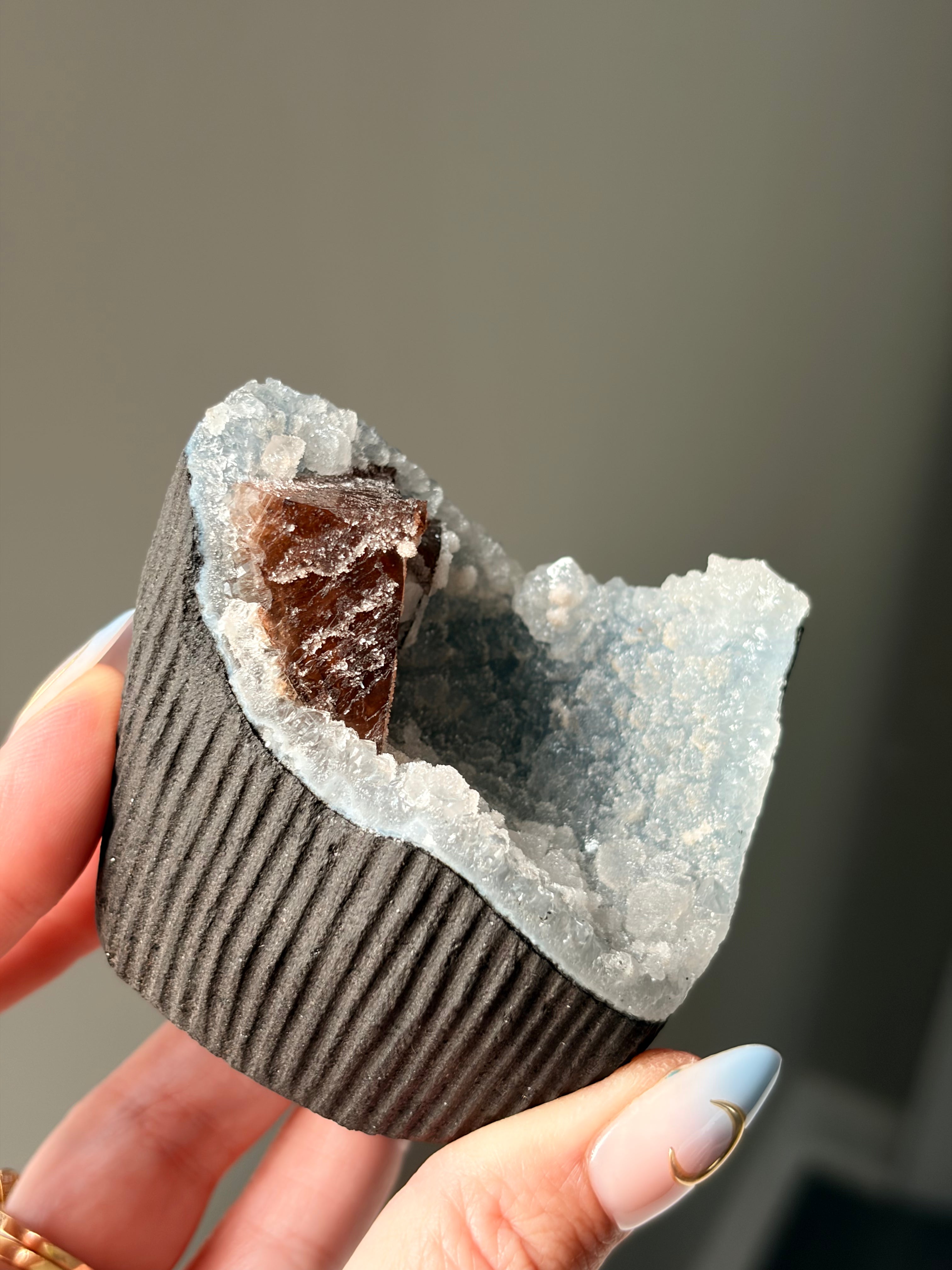 Crystallized Apophyllite on Chalcedony with Calcite Freeform