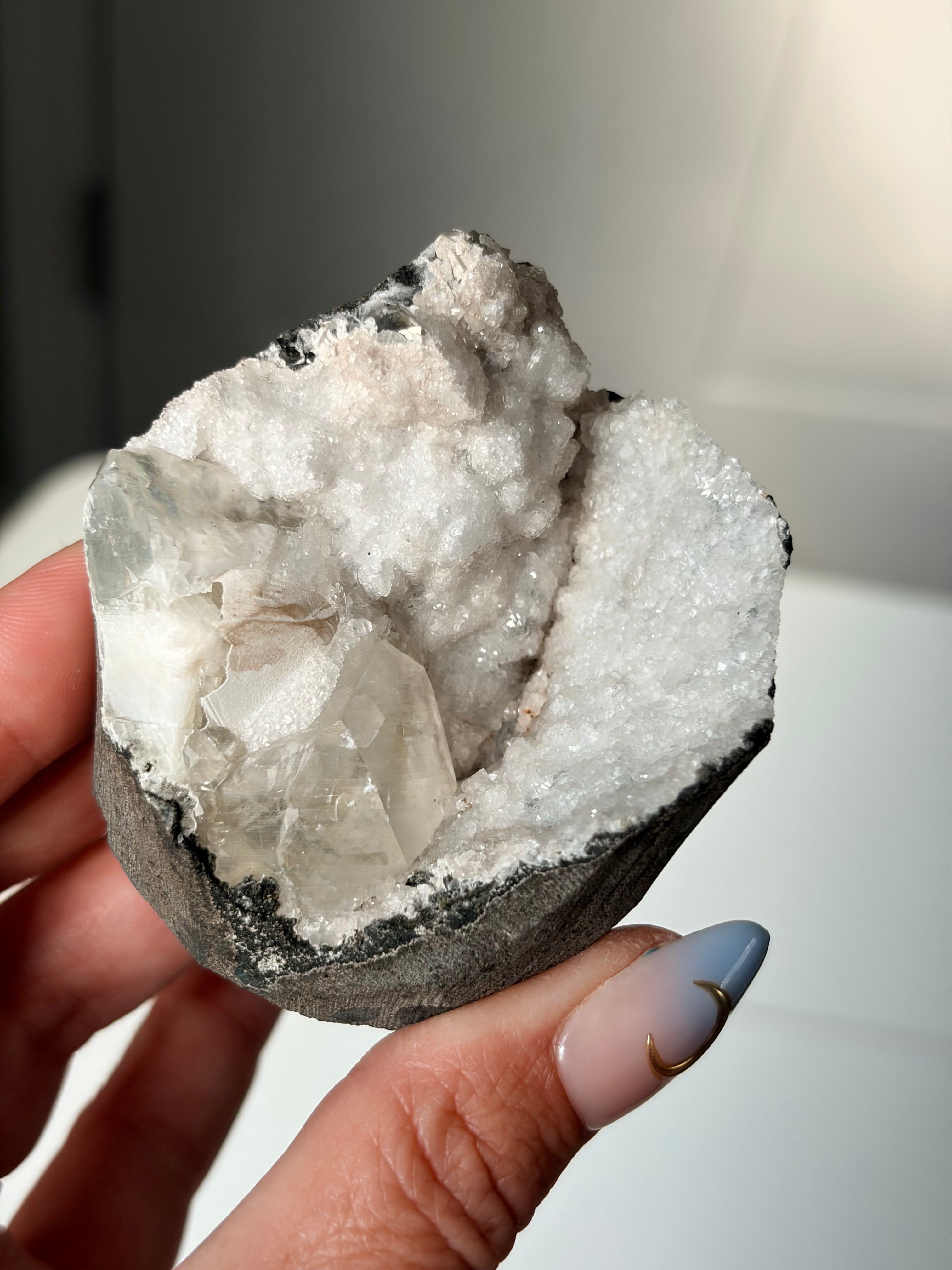 Crystallized Apophyllite on Chalcedony with Calcite Freeform